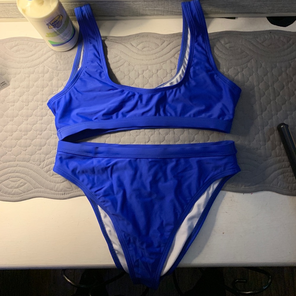 Bathing suit - Picture 2 of 4